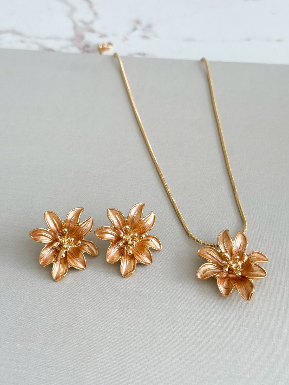 Conjunto Colar e Brincos Flores - Imagem 4