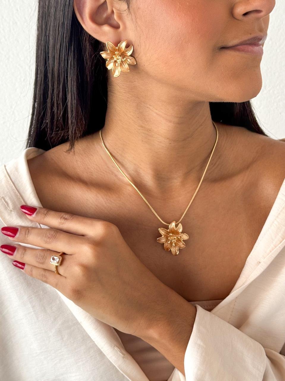 Conjunto Colar e Brincos Flores - Imagem 2